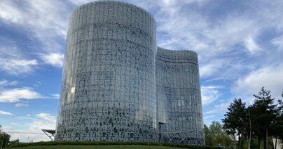 -Außenaufnahme der Bibliothek der BTU